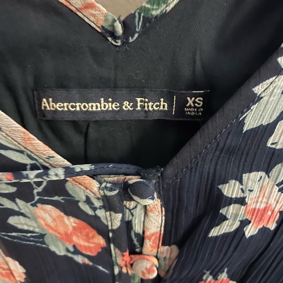 NEVER WORN Abercrombie tank - Picture 2 of 2